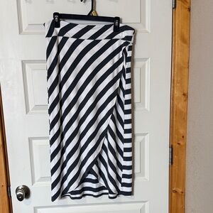 Athleta Charcoal Gray and White Striped Women's Skirt or Swimsuit Coverup